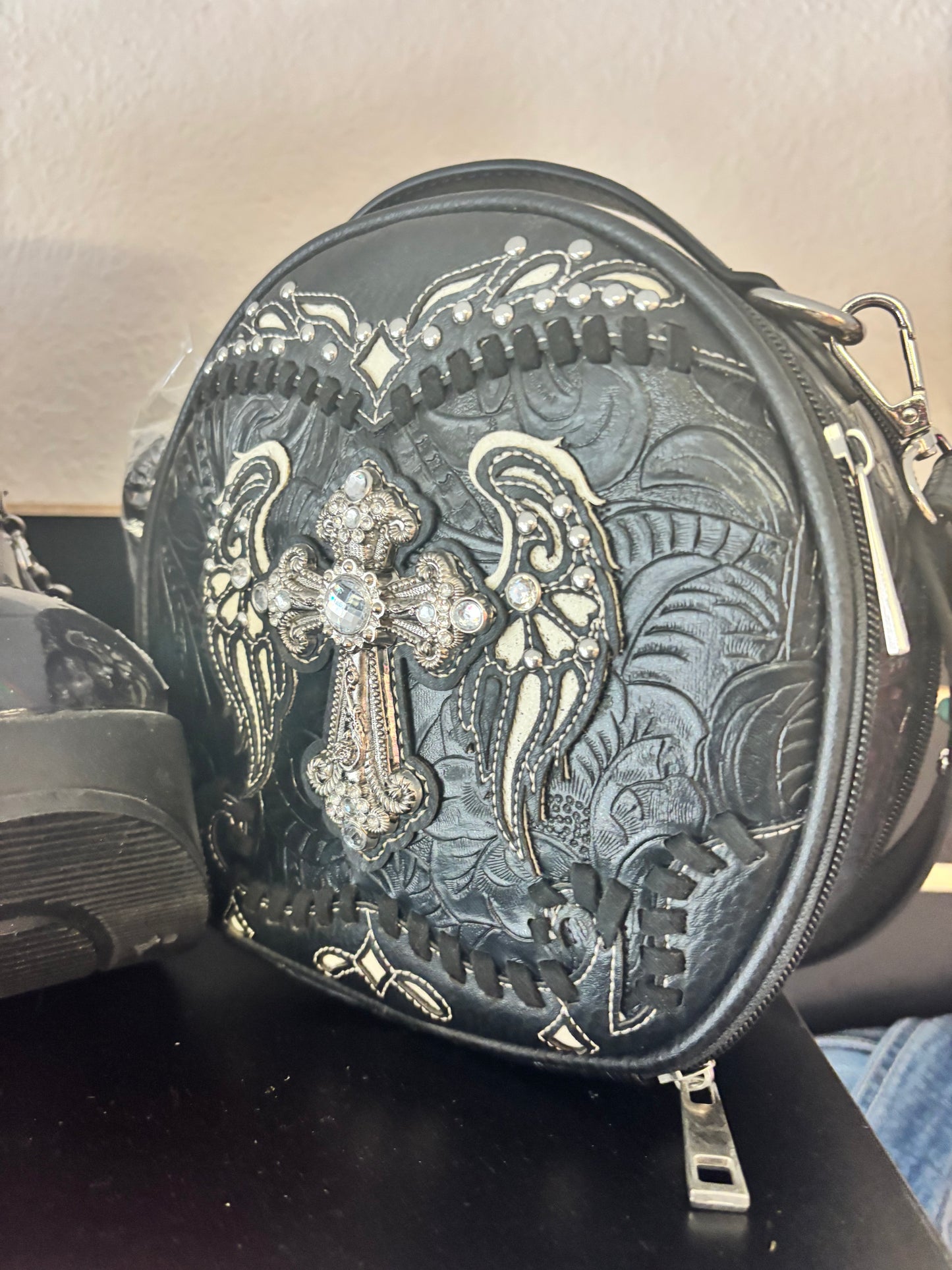 Round Rebel Cross Collection