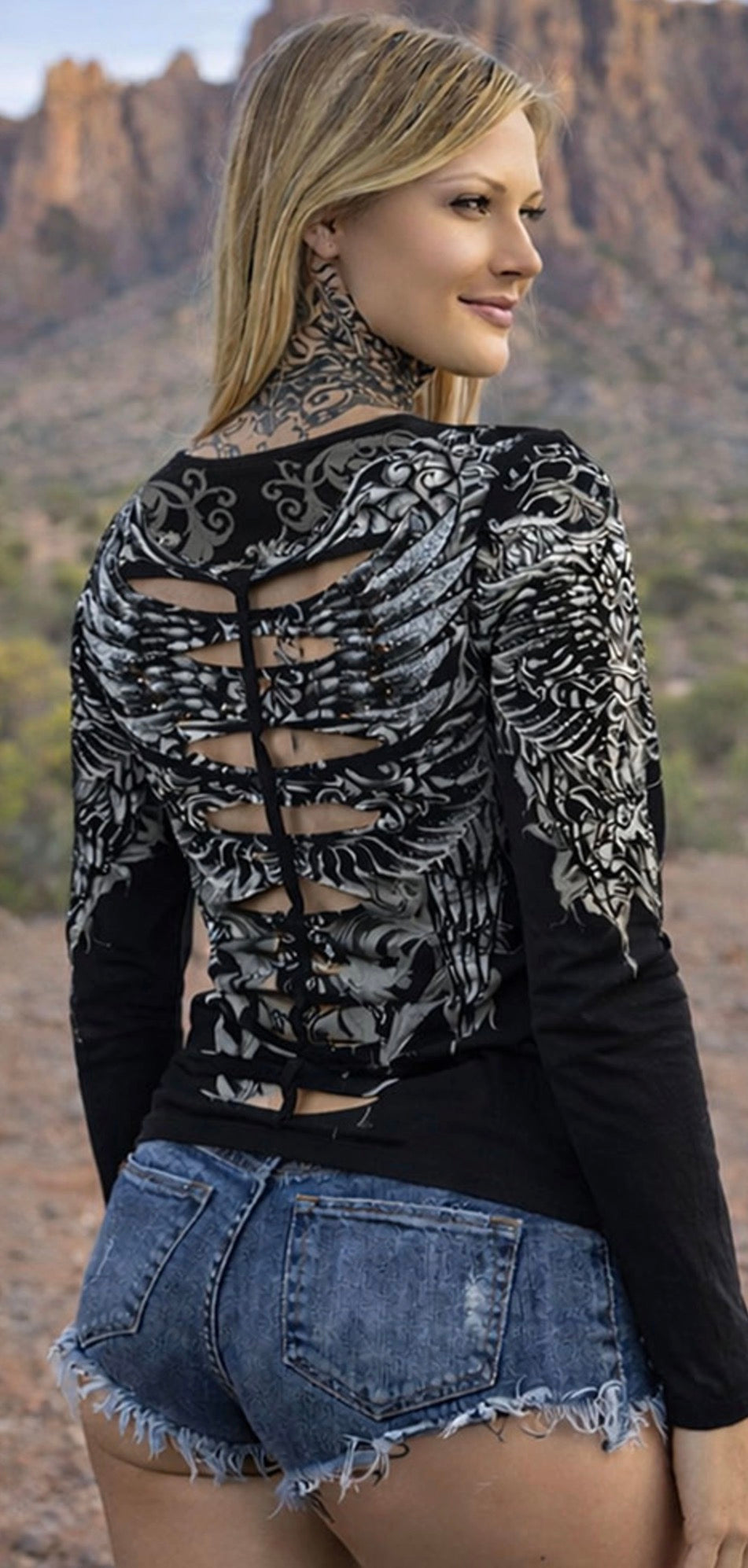 Platinum Plush Reign Slashed Graphic Top NEW