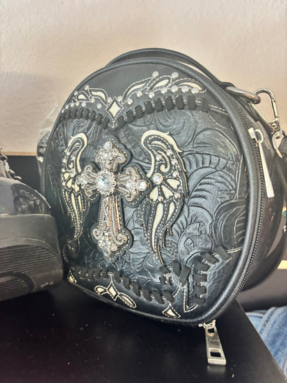 Round Rebel Cross Collection